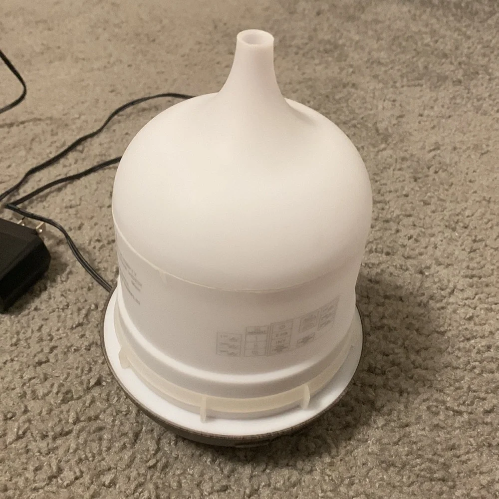 Ceramic LED Color Changing Essential Oil Diffuser - Picture 2 of 2